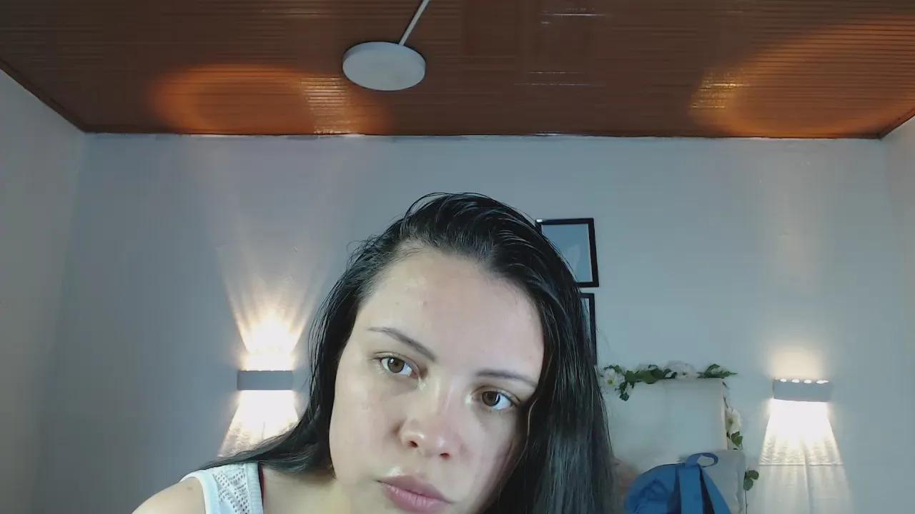 Offline Megan_05_ on Cam4