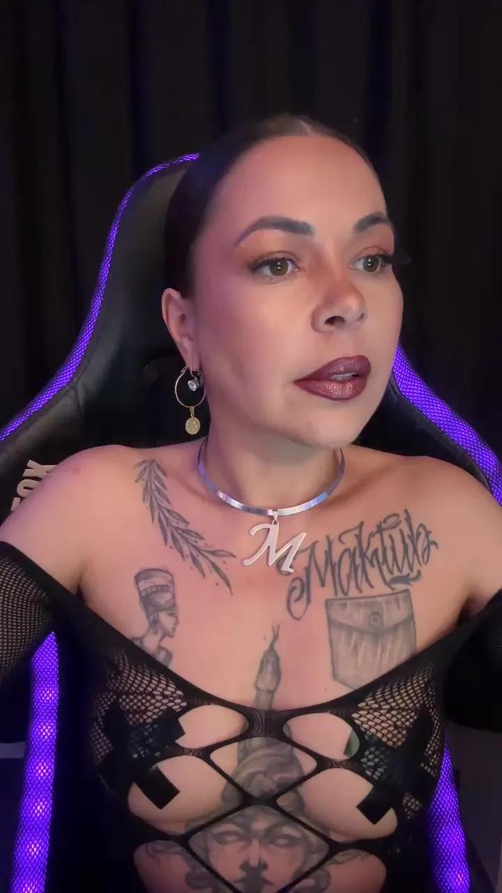 Offline MilaDevassa on Cam4