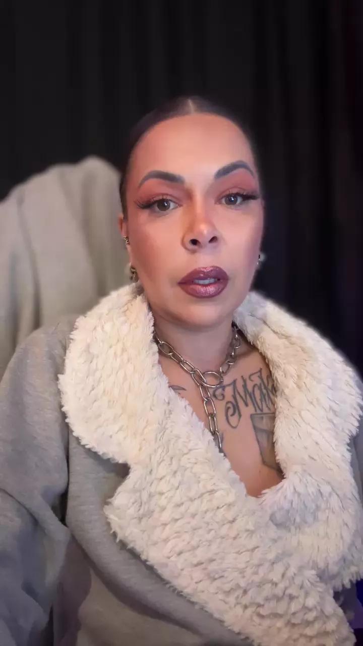 Offline MilaDevassa on Cam4