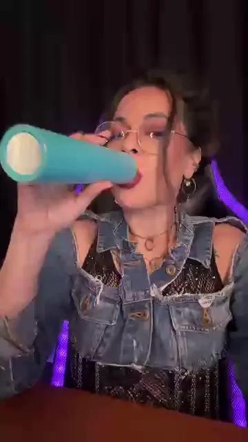 Offline MilaDevassa on Cam4