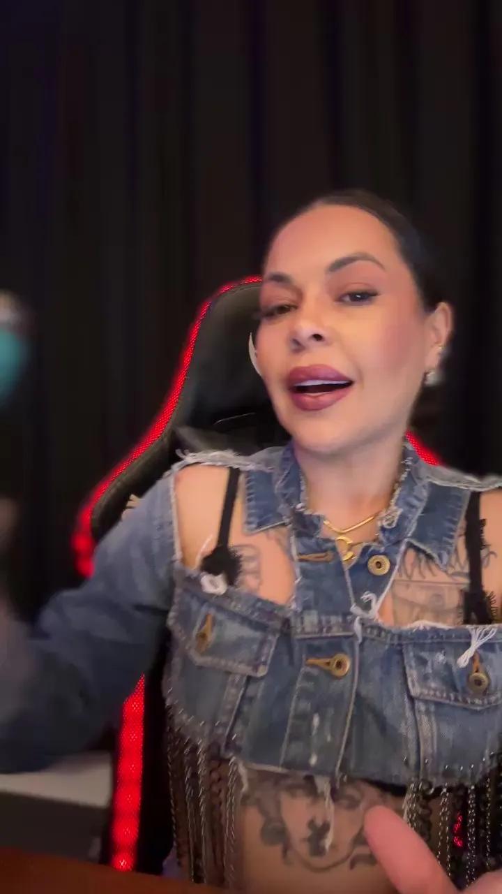 Offline MilaDevassa on Cam4