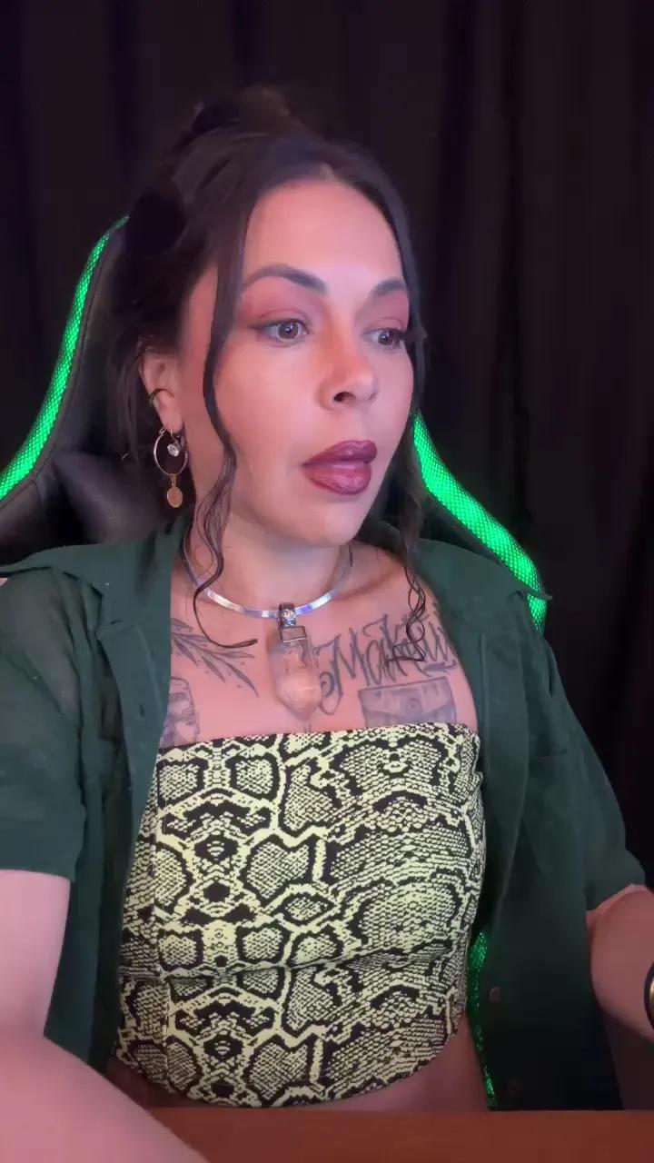 Offline MilaDevassa on Cam4