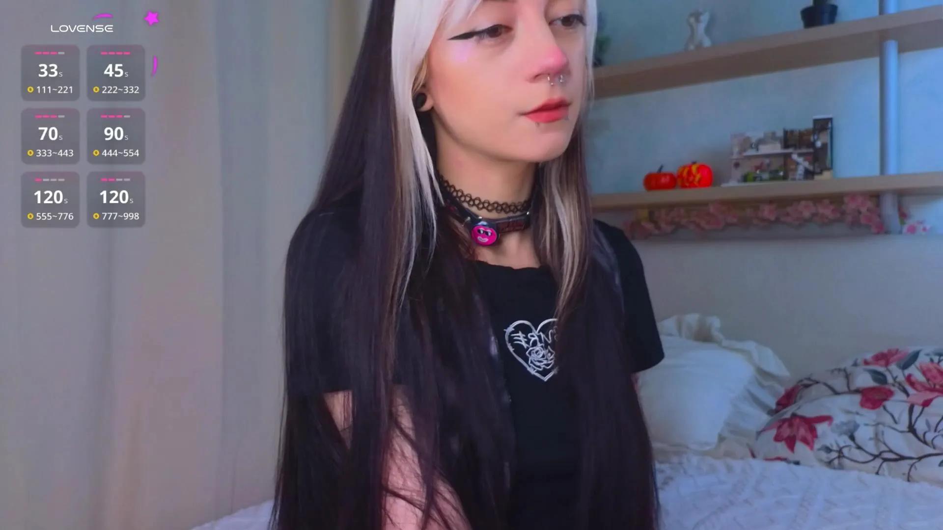 Offline MildredCumby on Cam4