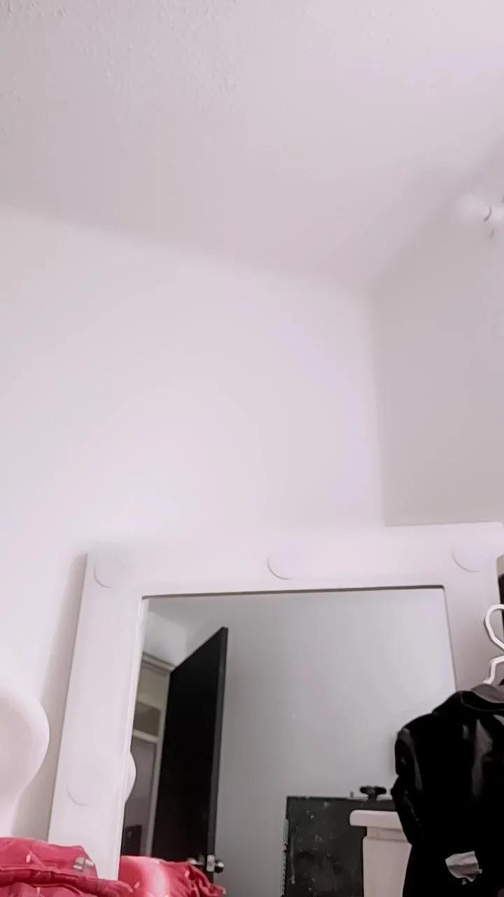 Offline MissTokio on Cam4