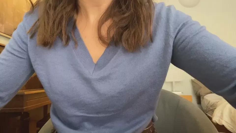 Offline monella2004 on Cam4