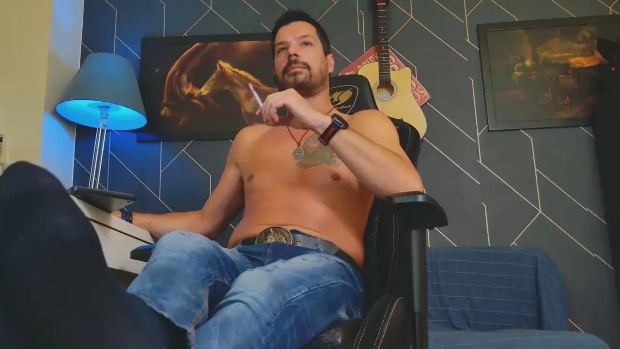 Offline MrSunday on Cam4