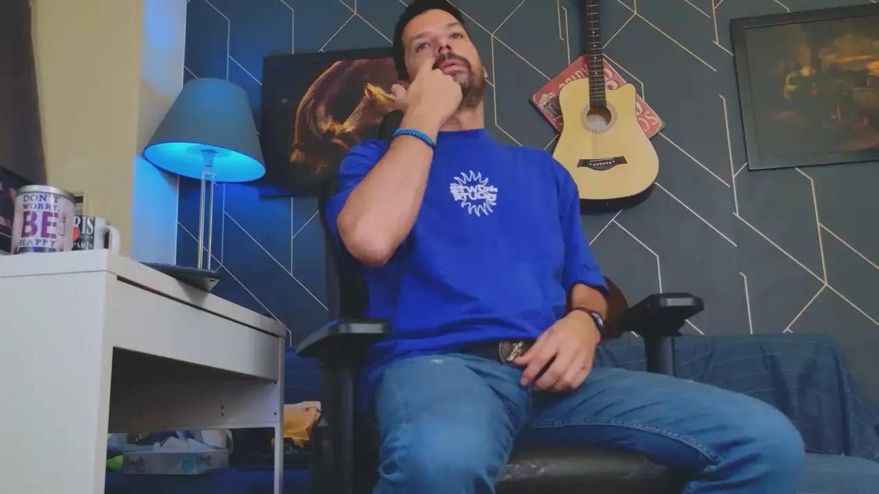 Offline MrSunday on Cam4