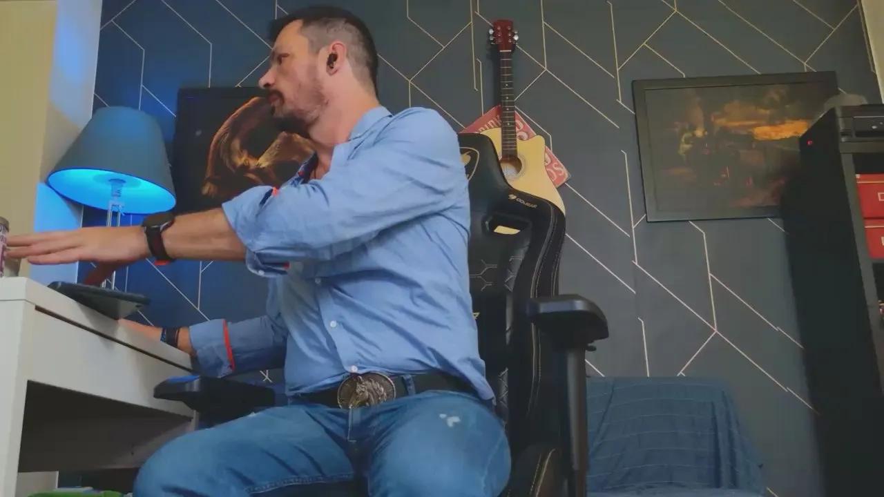 Offline MrSunday on Cam4