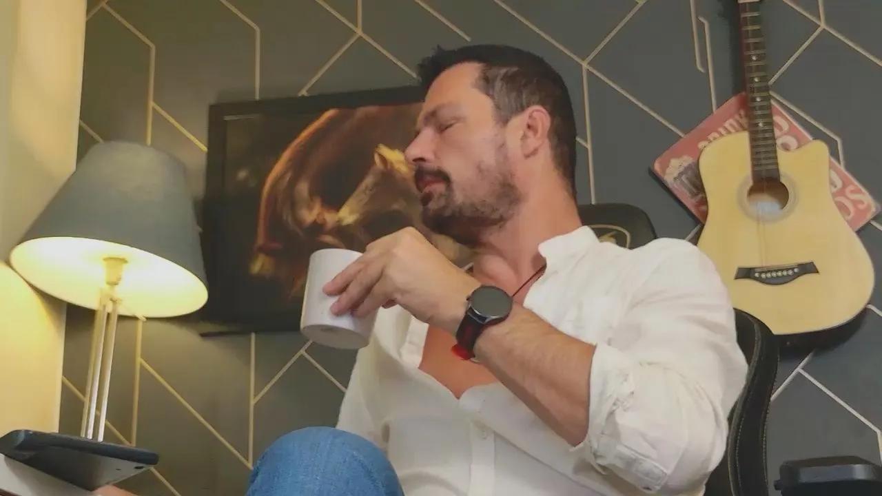 Offline MrSunday on Cam4