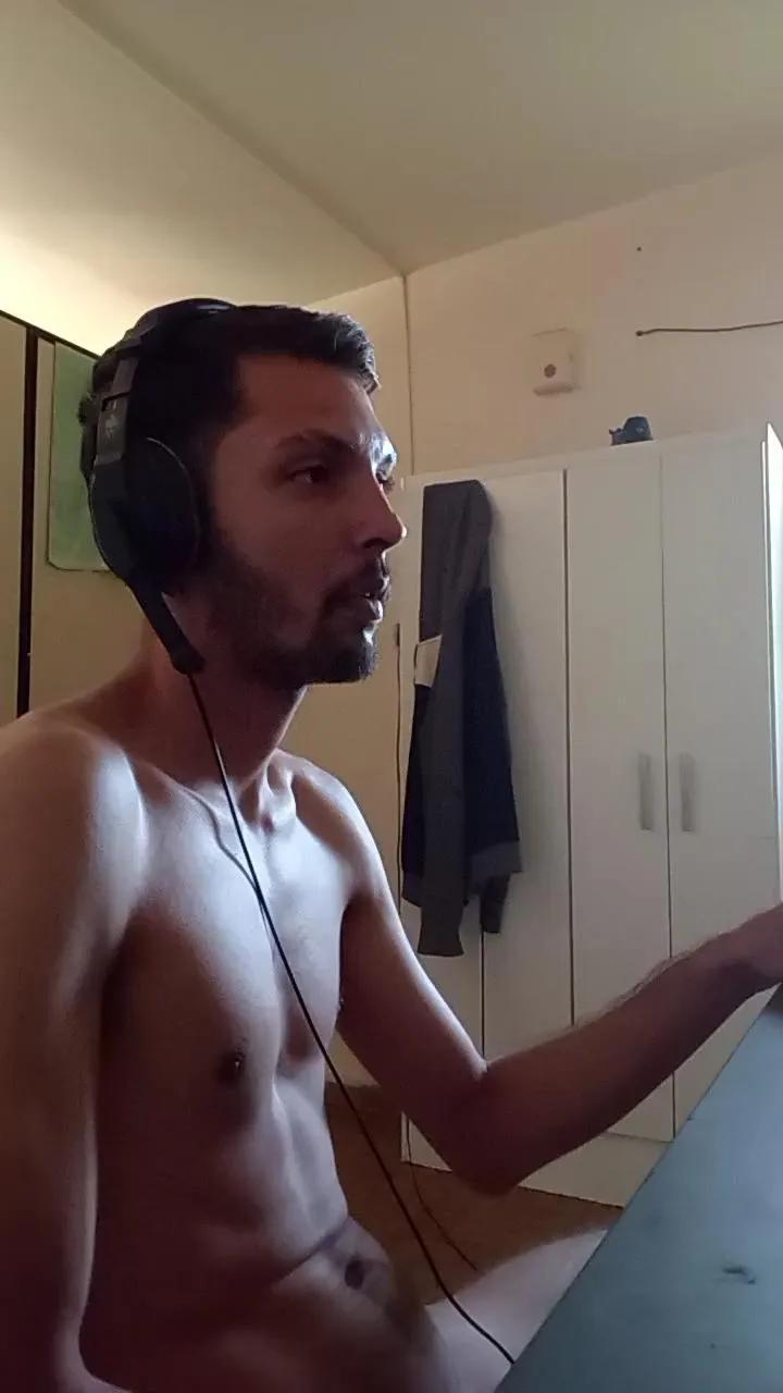 Offline napolitano231 on Cam4