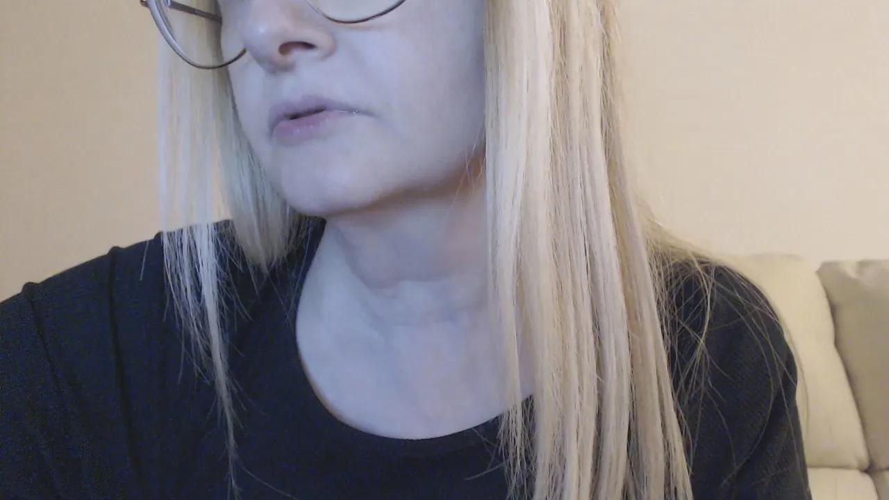 Offline orchideahot on Cam4