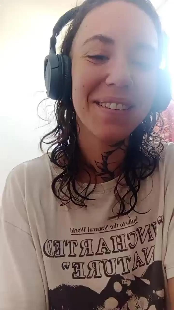 Offline Pink_Trinity on Cam4