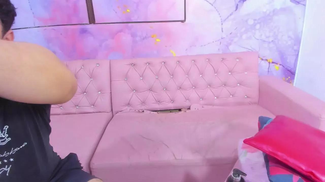 Offline reichellhot_lat on Cam4