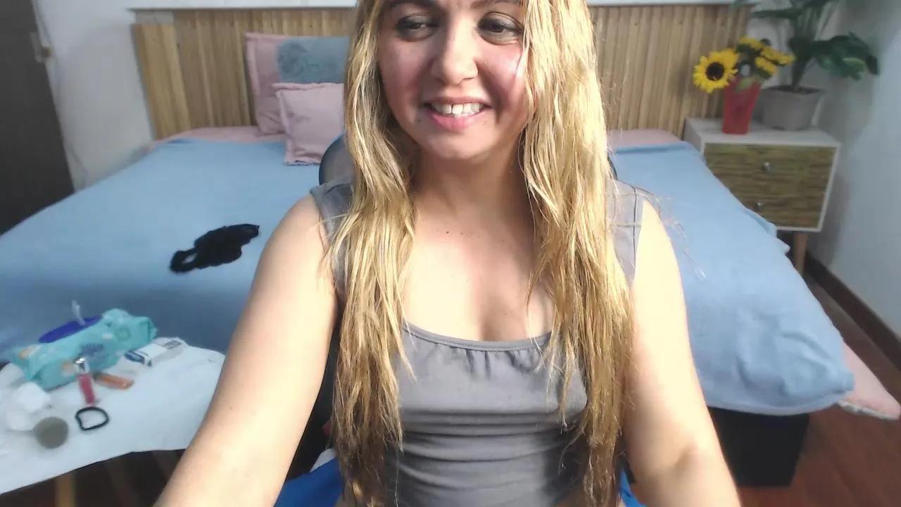 Offline Rose_meyer on Cam4