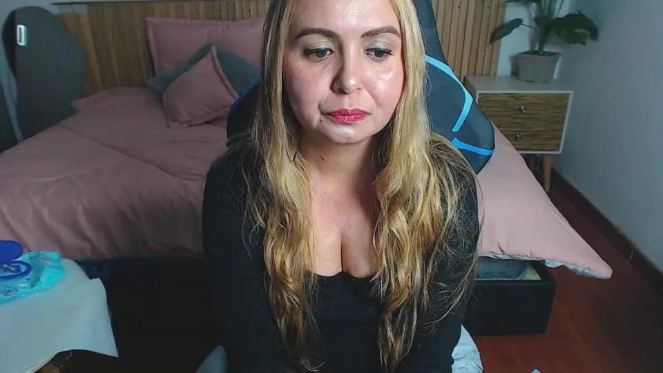 Offline Rose_meyer on Cam4