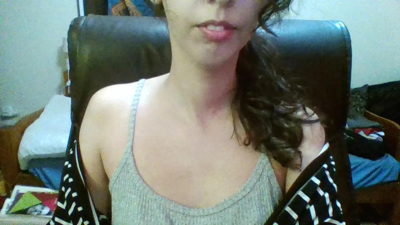 Offline ScarlettSunrise on Cam4