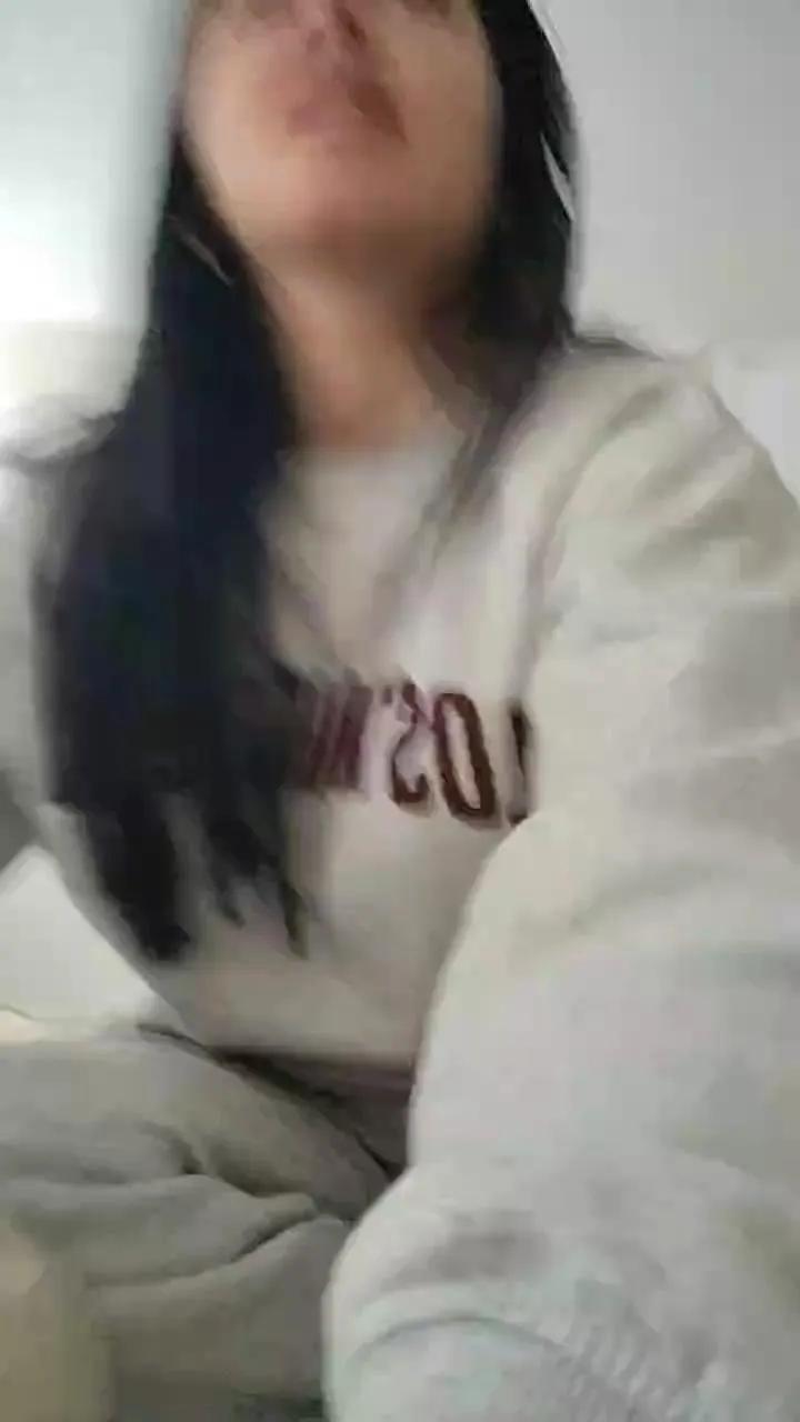 Offline Selenarica on Cam4