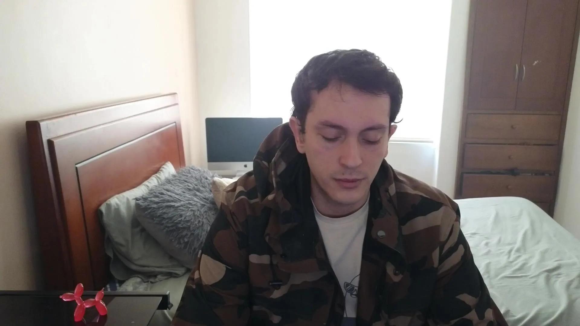 Offline Serguioguecha33 on Cam4