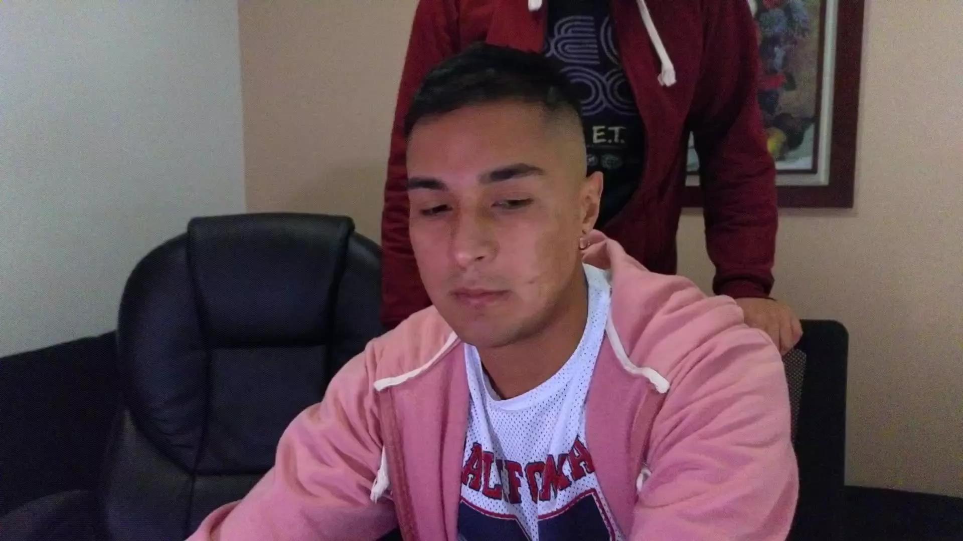 Offline Serguioguecha33 on Cam4