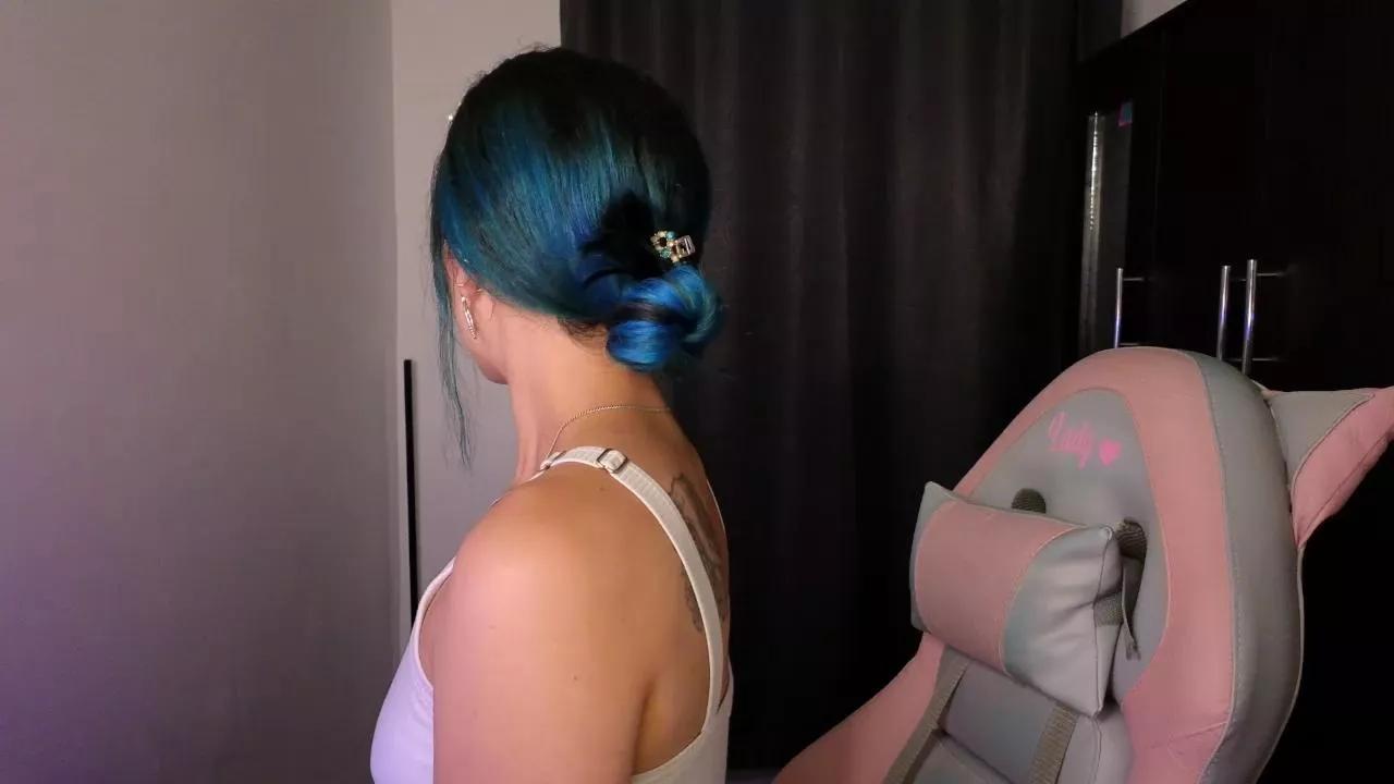 Offline sexxyladyy_ on Cam4