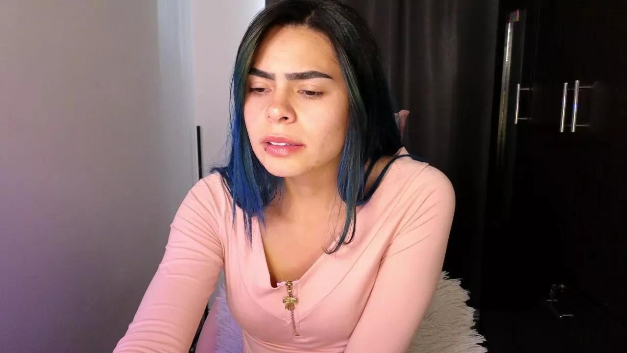 Offline sexxyladyy_ on Cam4