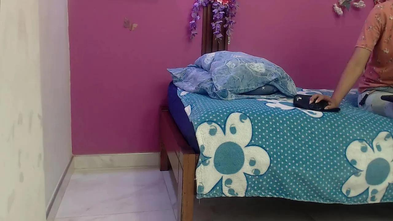 Offline skinnybarbie022 on Cam4