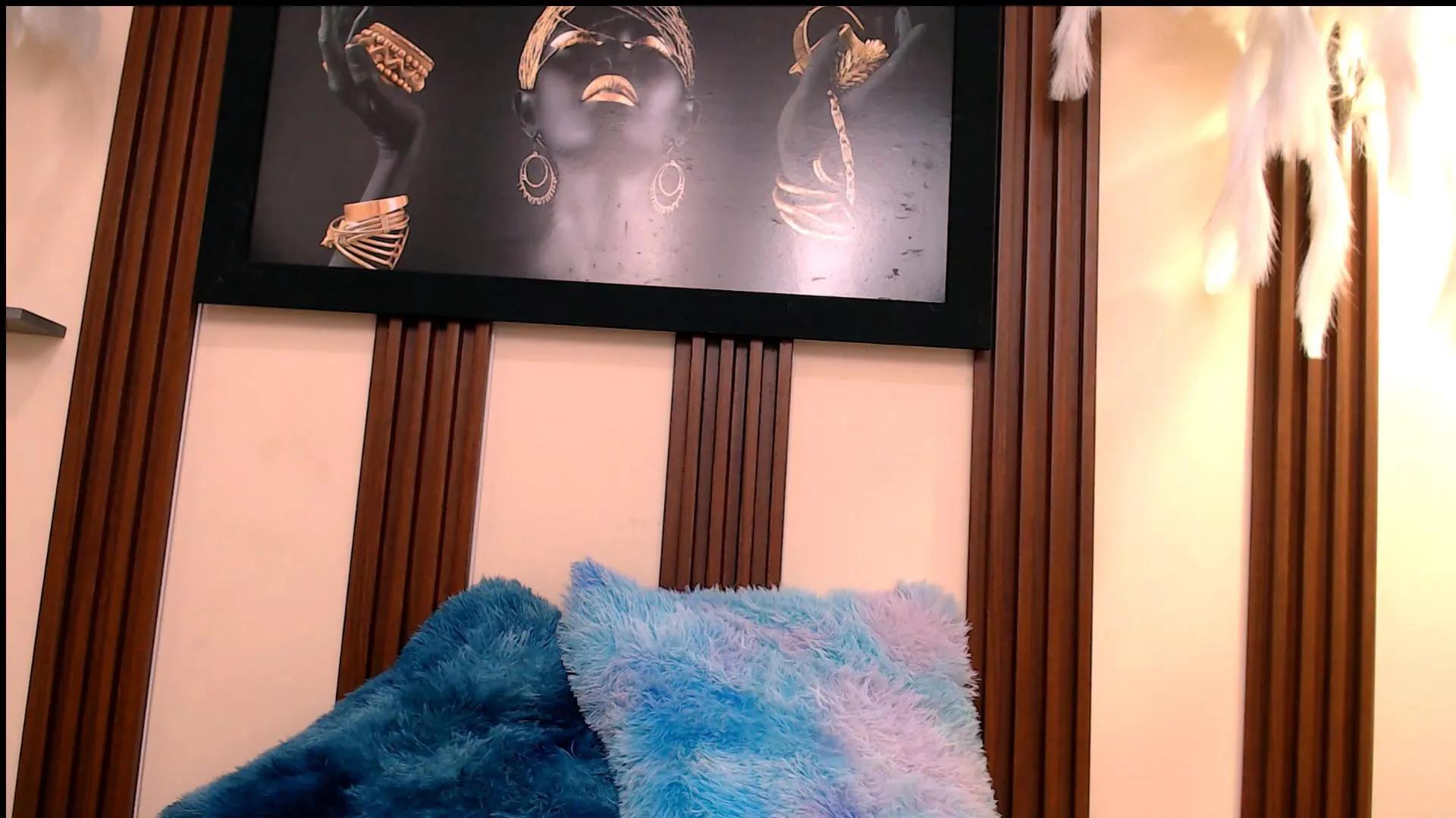 Offline skinnymedium526 on Cam4