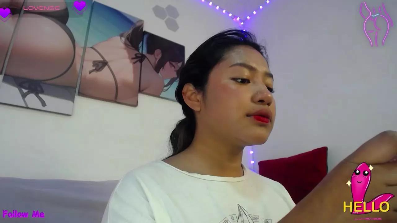 Offline sophi_ricura on Cam4