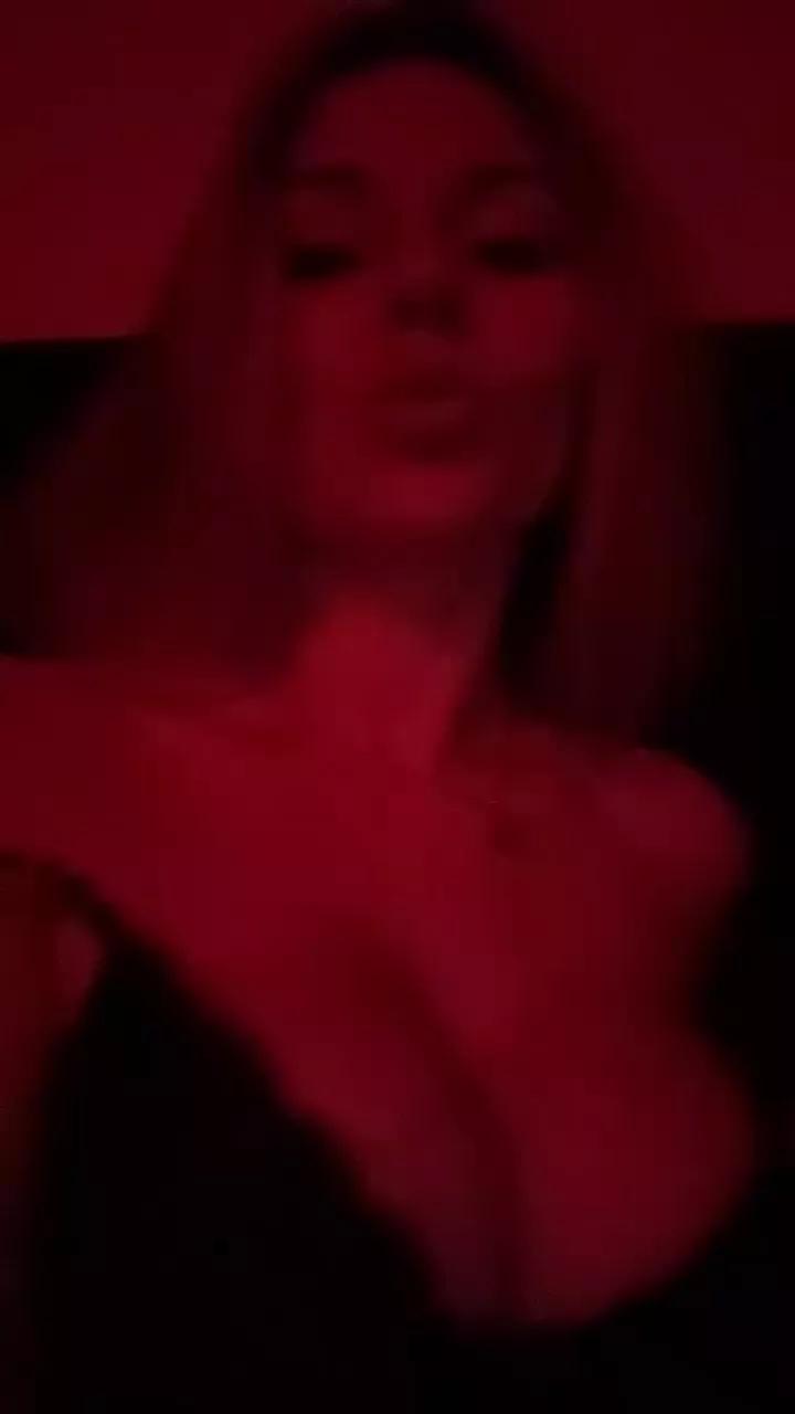 Offline Sugarmagenta on Cam4