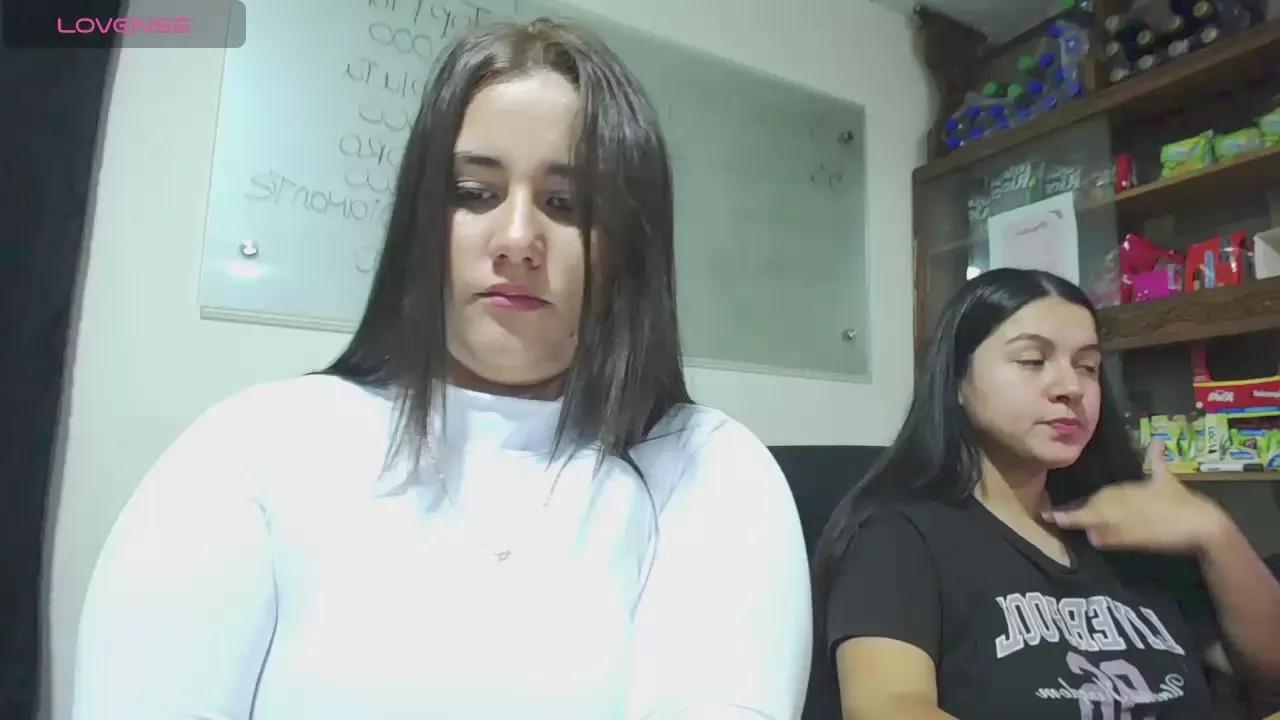 Offline Summergirls_ on Cam4