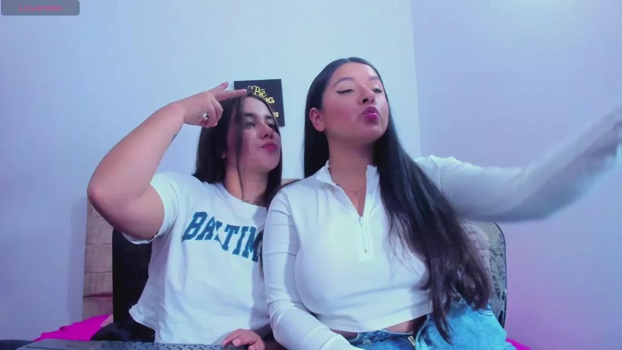 Offline Summergirls_ on Cam4