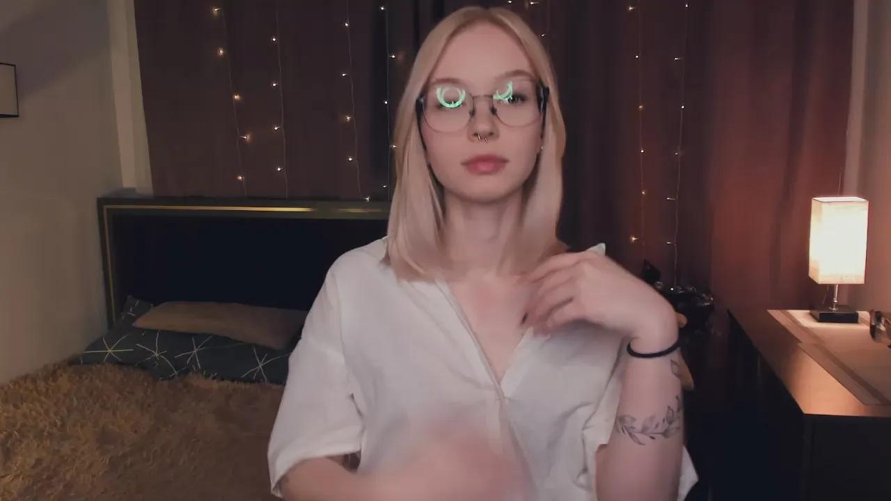 Offline TandraNorum on Cam4