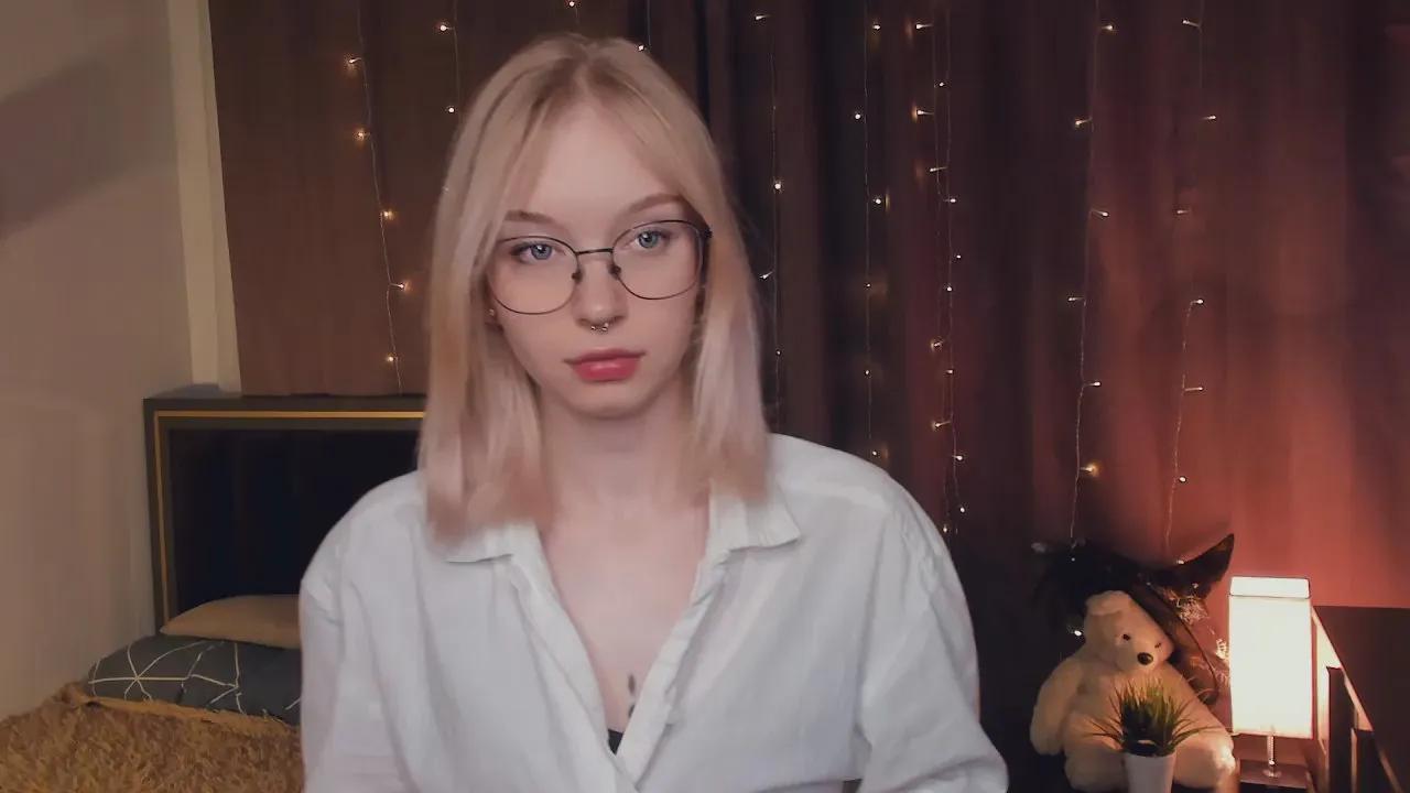 Offline TandraNorum on Cam4