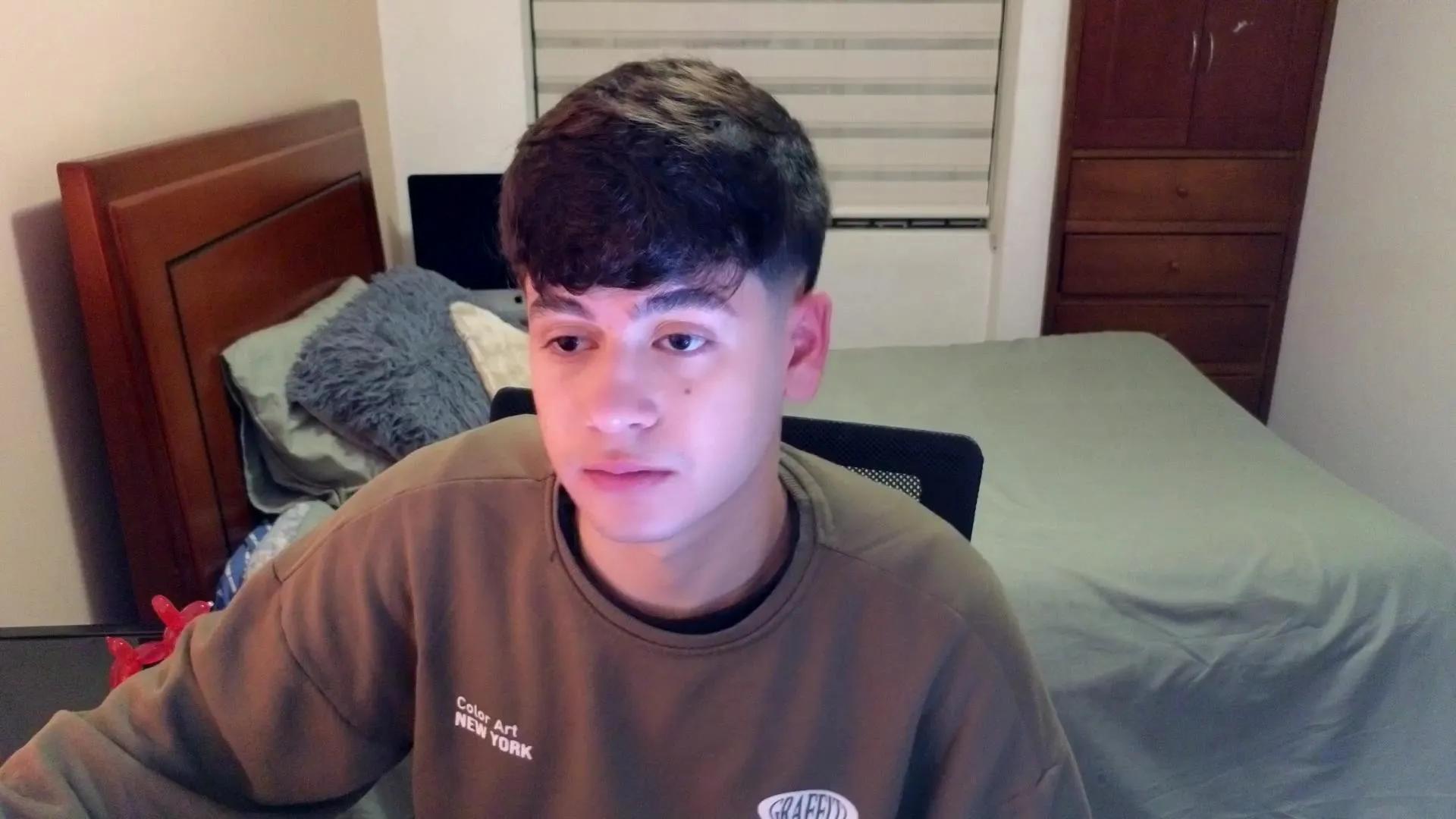 Offline tightncuteass on Cam4