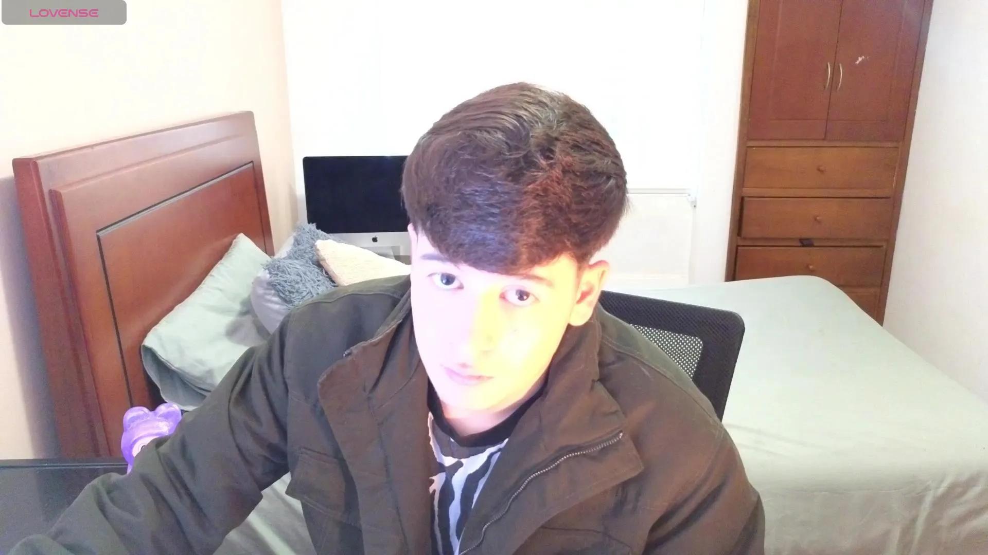 Offline tightncuteass on Cam4