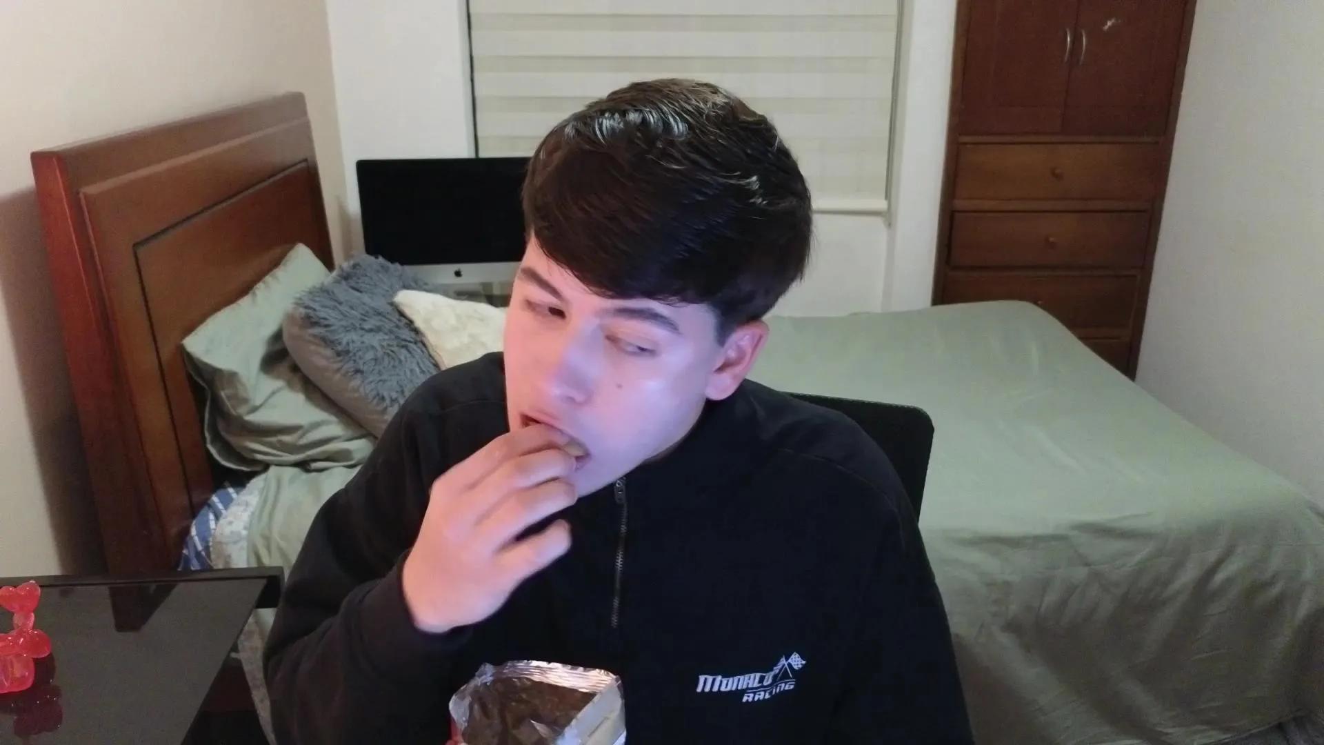 Offline tightncuteass on Cam4