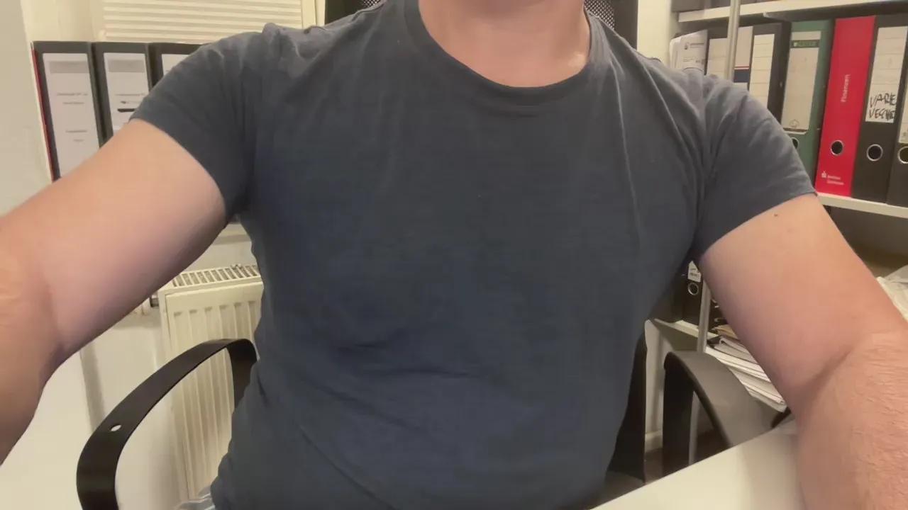 Offline tktwo on Cam4