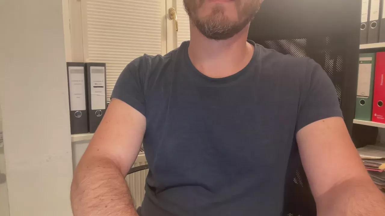 Offline tktwo on Cam4