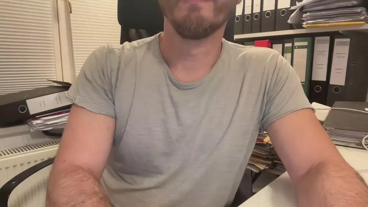 Offline tktwo on Cam4