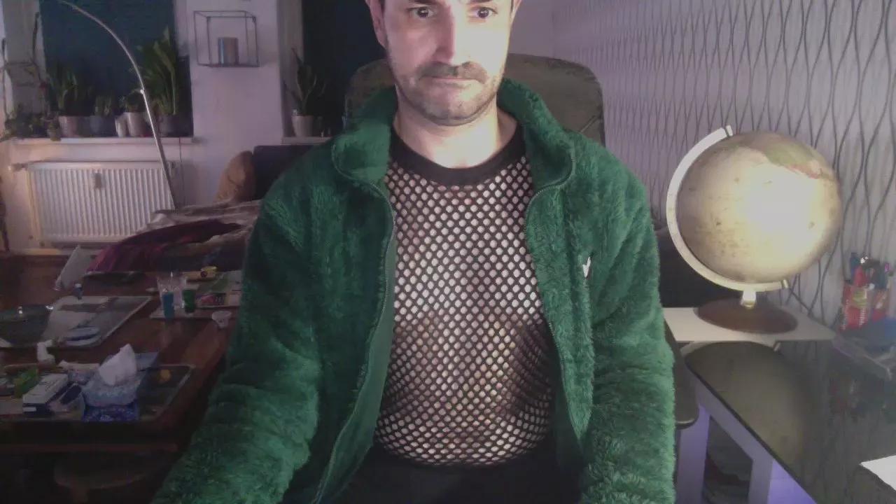 Offline tom0819 on Cam4