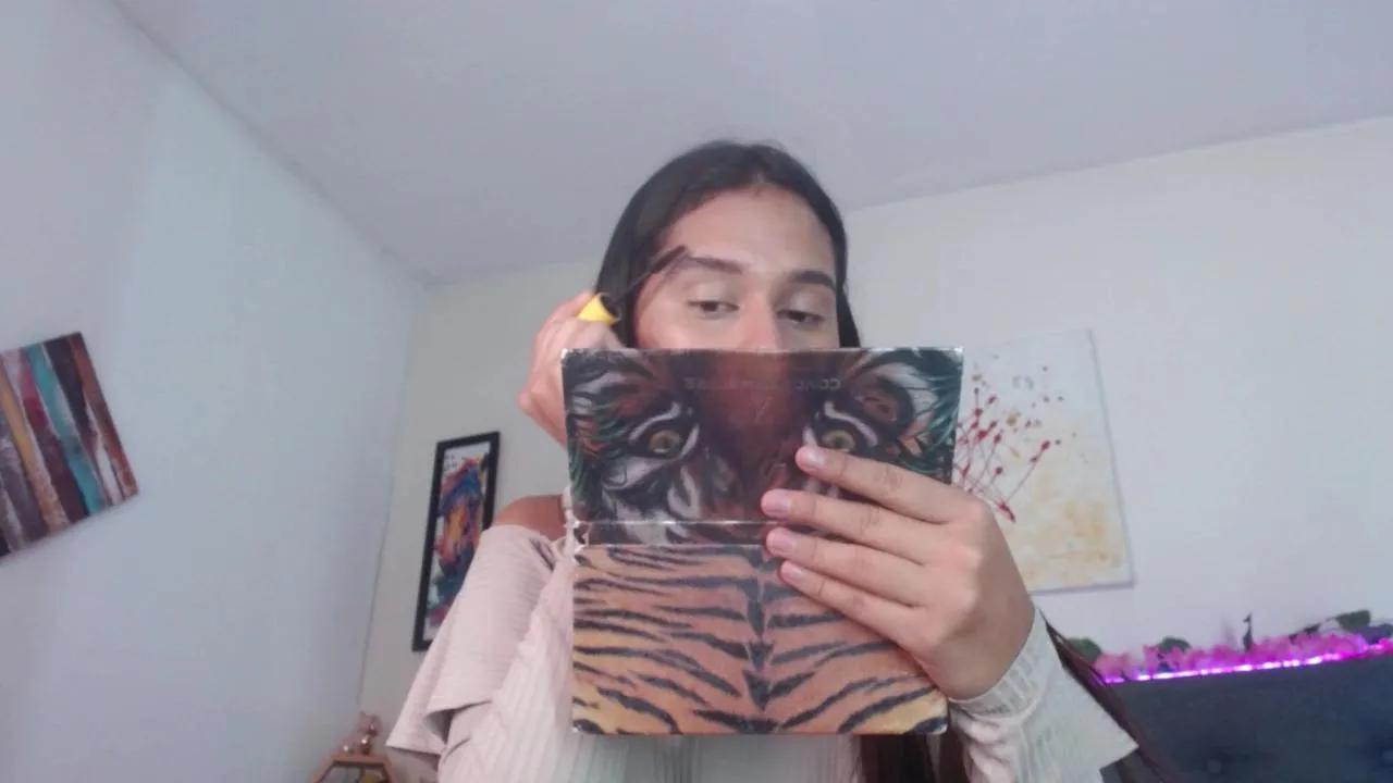 Freechat valentiny_villa on Cam4