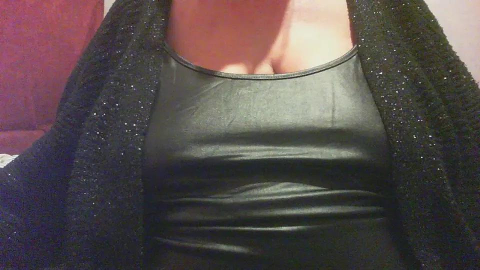 Offline XeliaeclypseX on Cam4