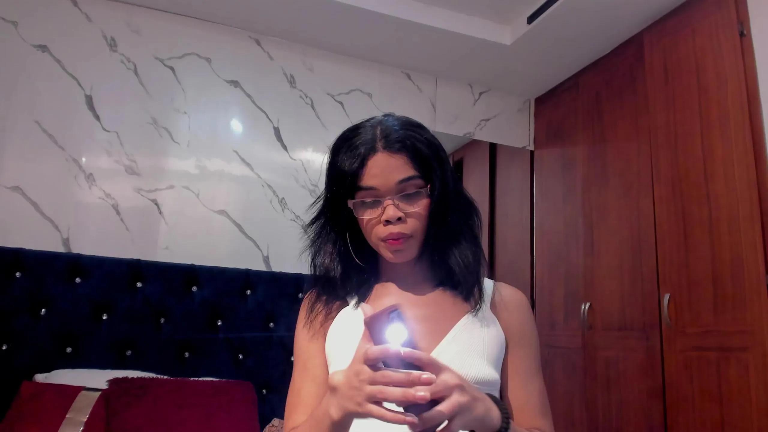 Offline zoex2_ on Cam4