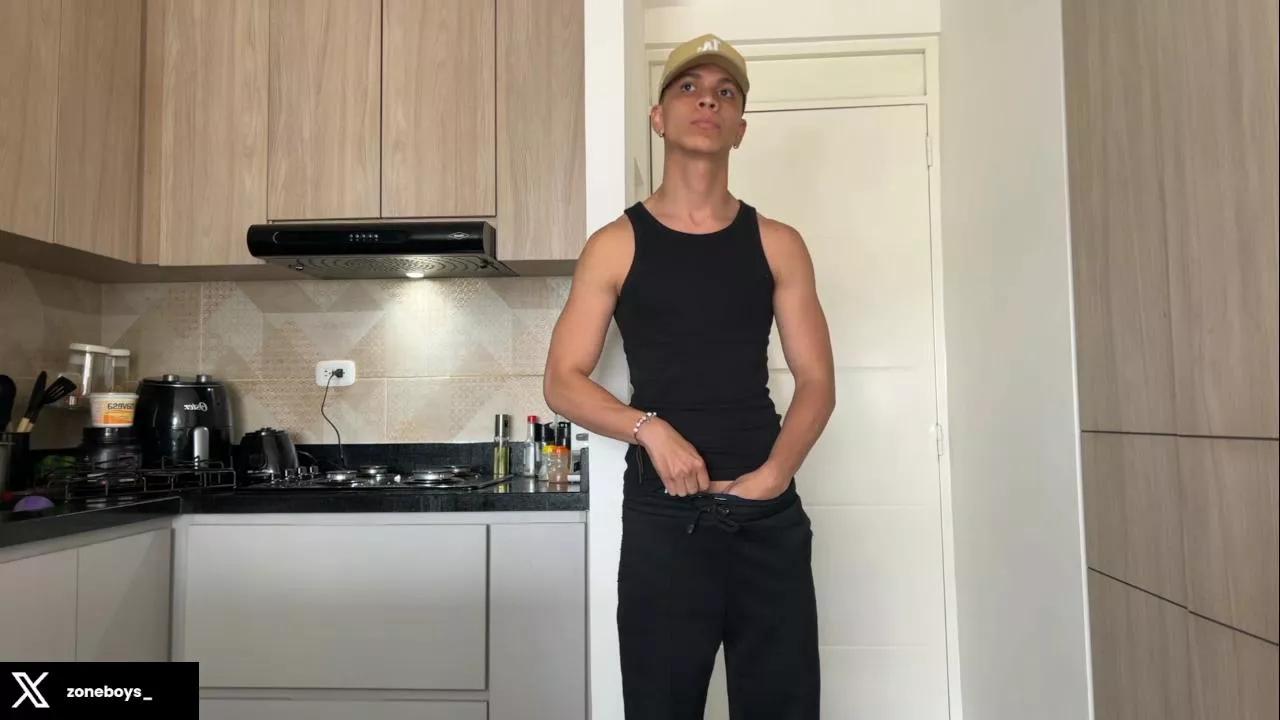 Offline zoneboys_ on Cam4