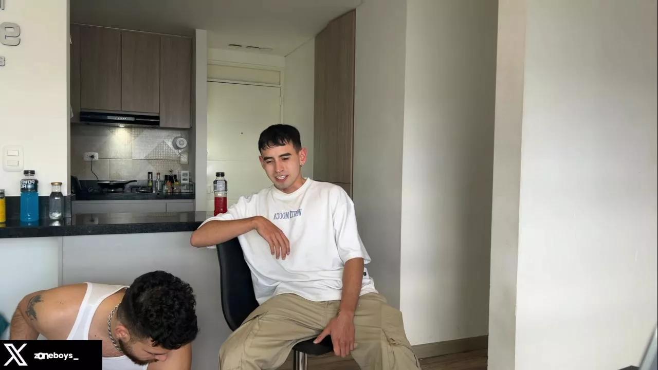 Offline zoneboys_ on Cam4