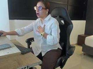 Freechat alma-fenix on CamSoda