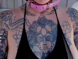 Freechat amyhouse on CamSoda