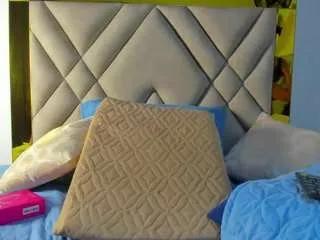 arianaspate on CamSoda 