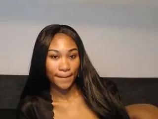 asianbaddie on CamSoda 