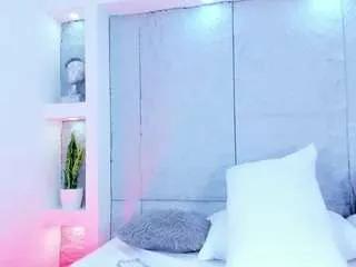 Freechat avymilton on CamSoda